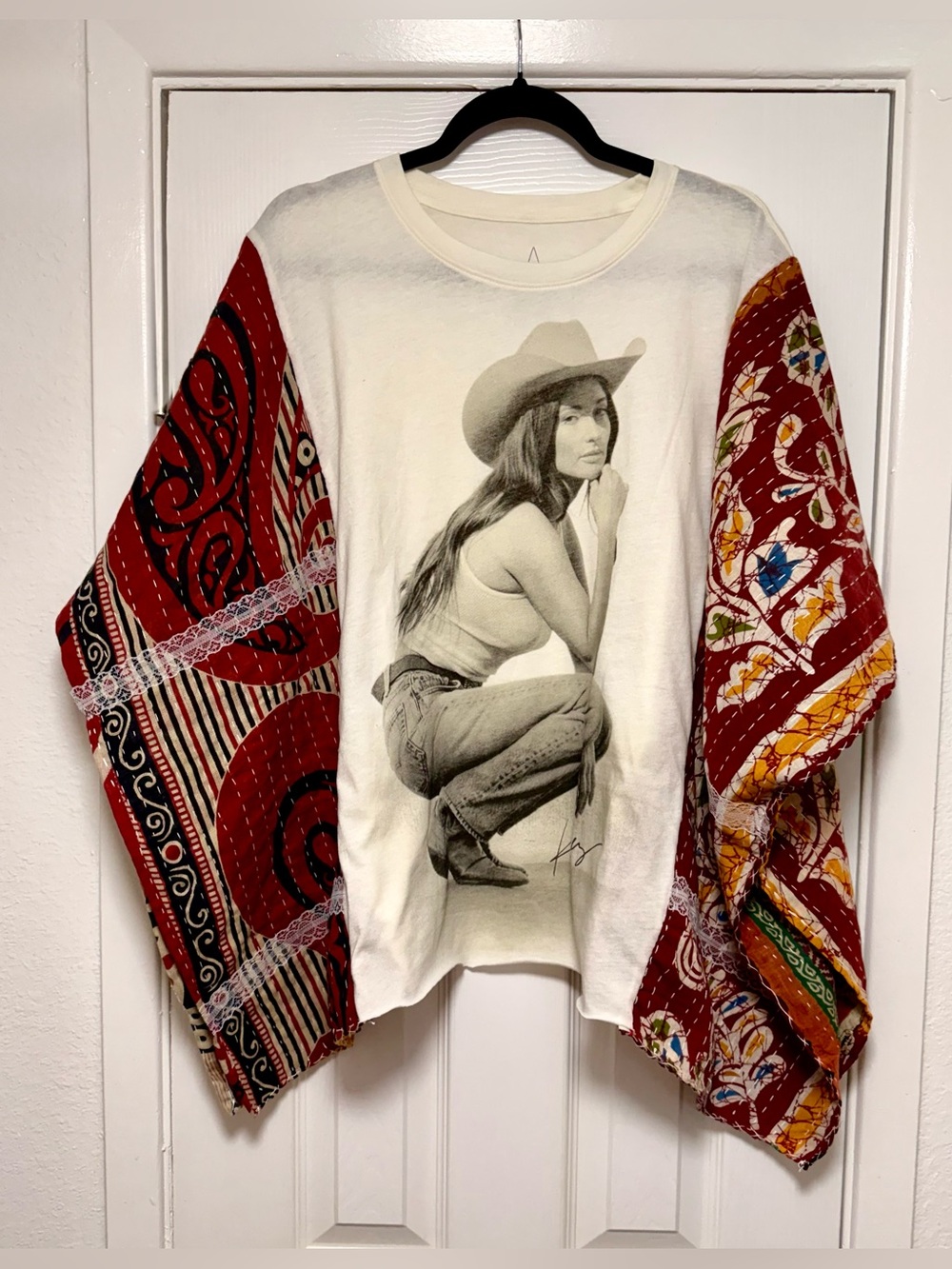 Kacey Musgraves 'Middle of Nowhere' Star Graphic Tee Kimono